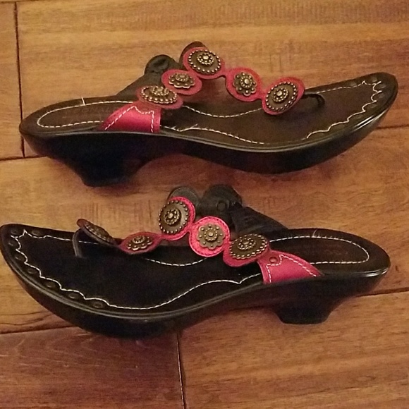 Shoes - Picture 5 of 6